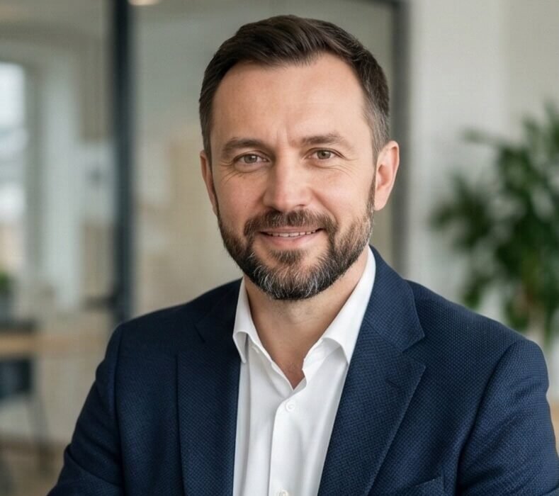 Łukasz M.